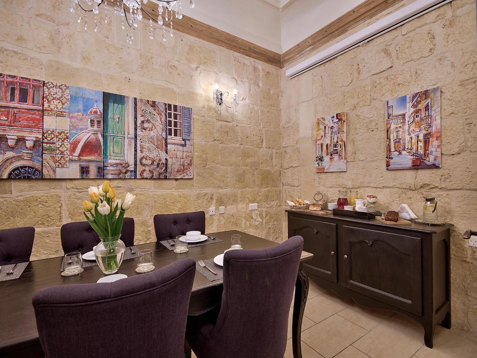 Julesy'S Bnb Hotel Cospicua Luaran gambar